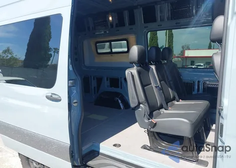 2024 Mercedes-Benz Sprinter 2500 Standard Roof 4-Cyl Diesel Ho z USA, uszkodzony, nr VIN W1W4NBVY8RT163606